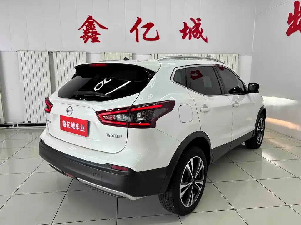 Nissan Qashqai — фото 2