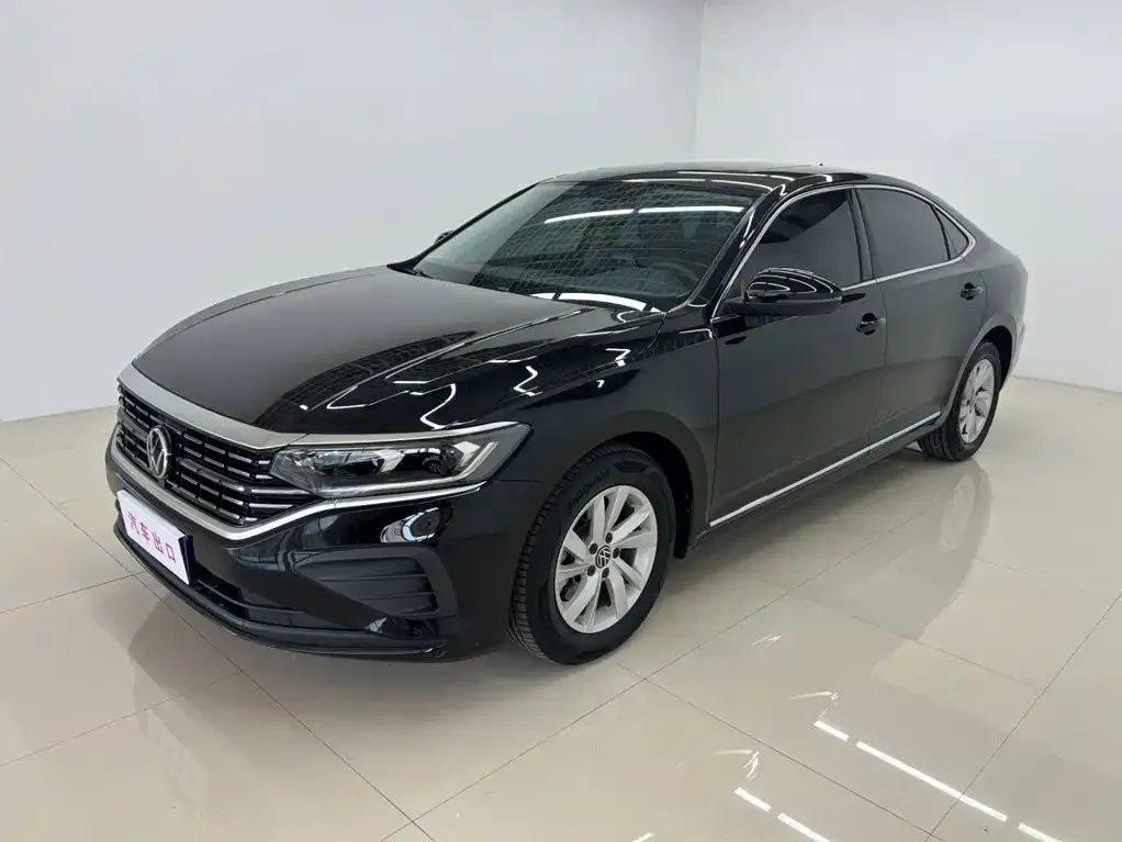 Volkswagen Passat — фото 1
