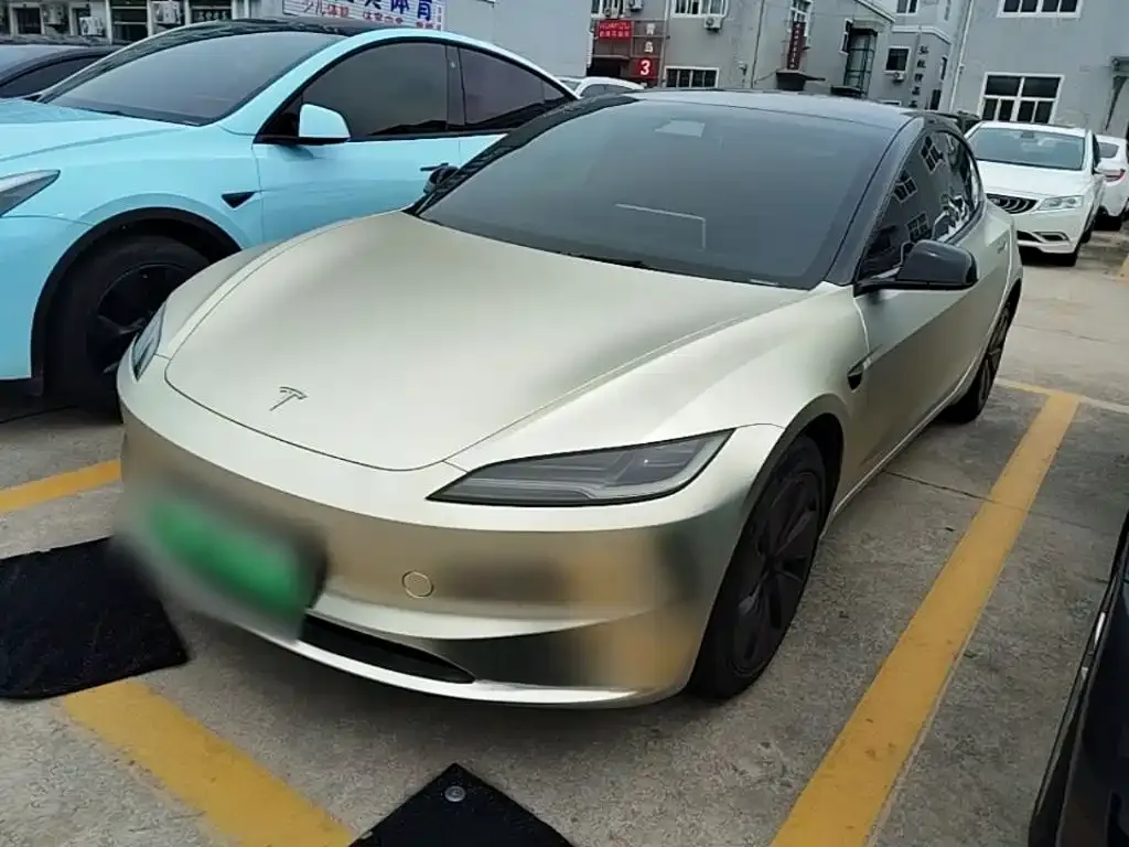 Tesla Model 3 — фото 10