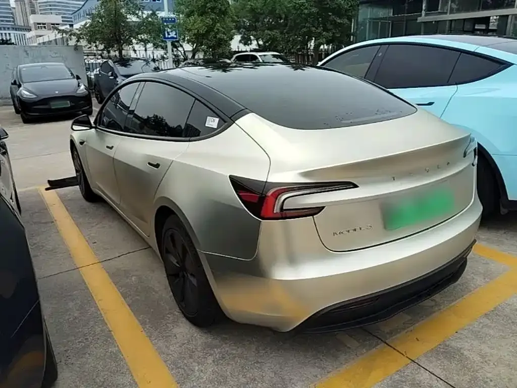 Tesla Model 3 — фото 3