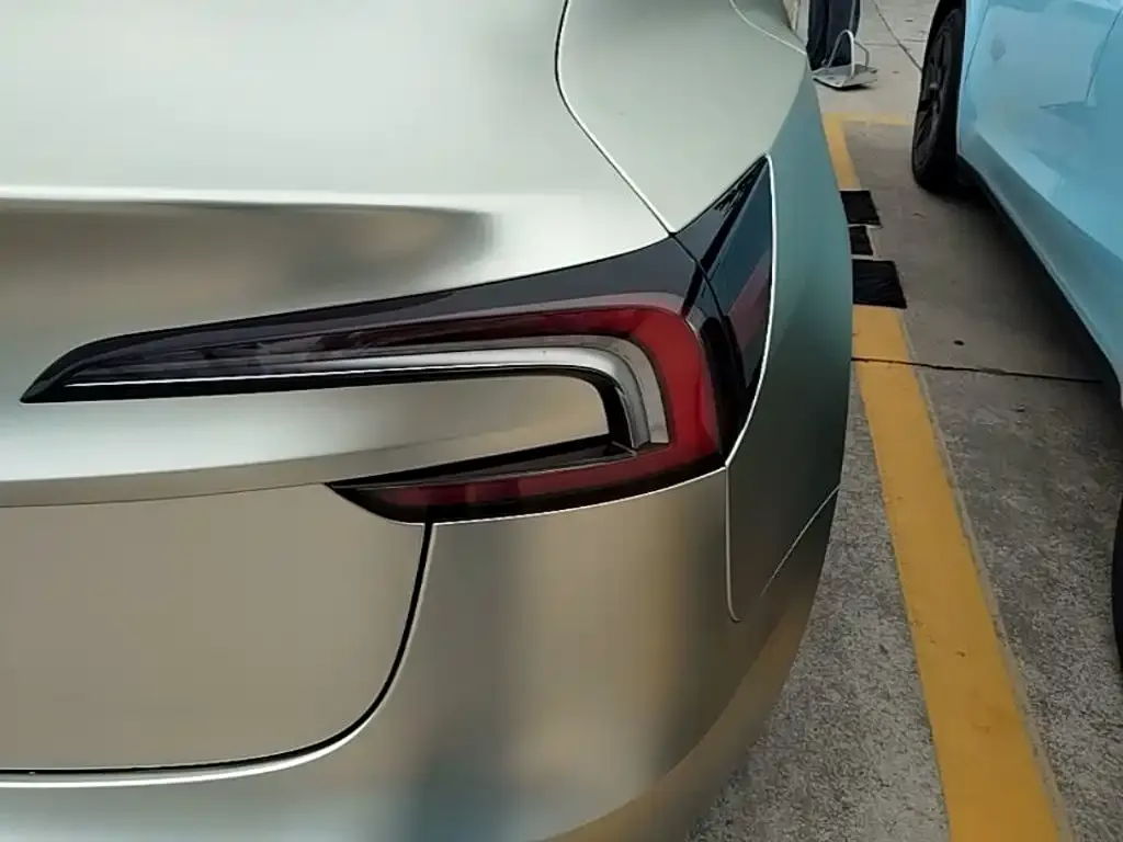 Tesla Model 3 — фото 4