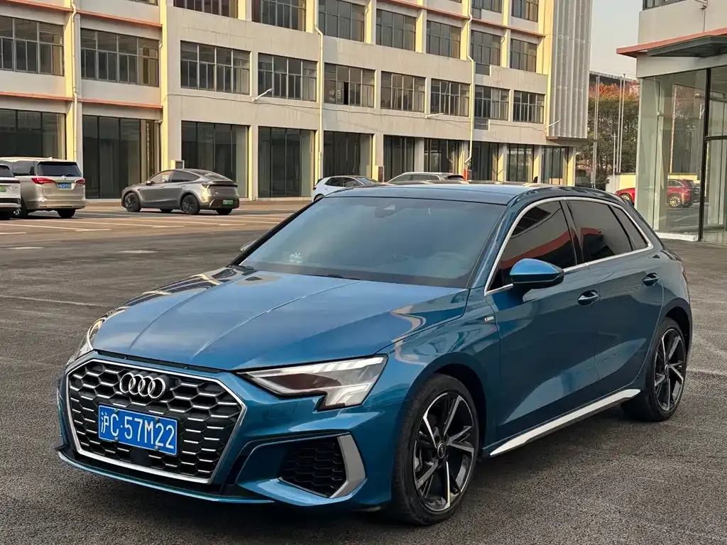 Audi A3 — фото 1