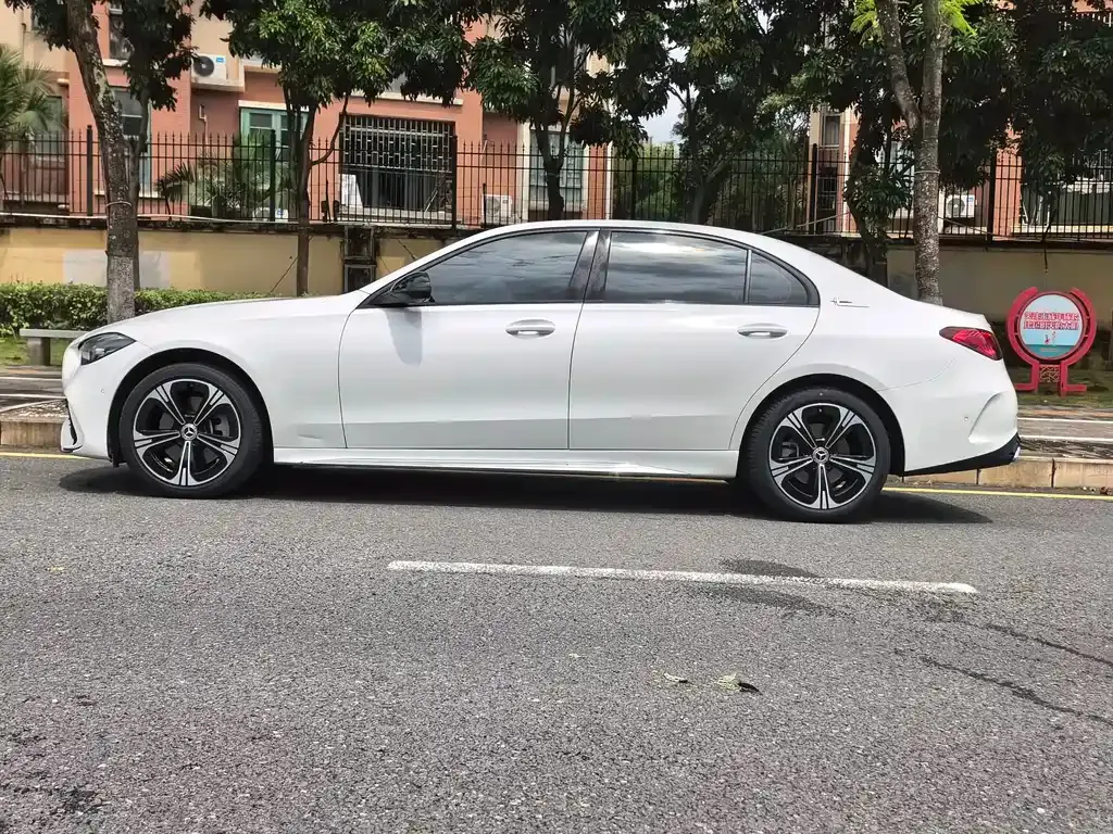 Mercedes-Benz C-Class — фото 10