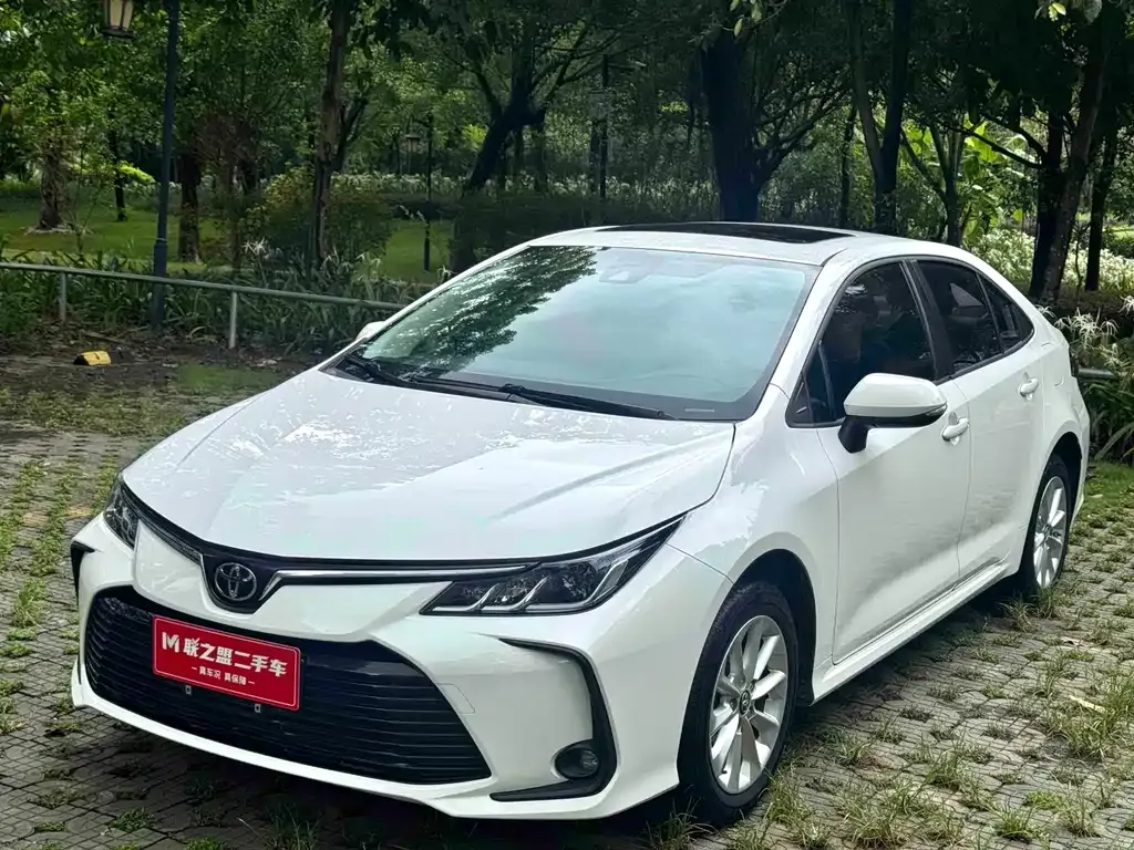 Toyota Corolla — фото 1