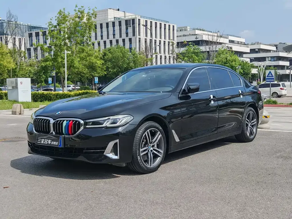 BMW 5 Series — фото 1