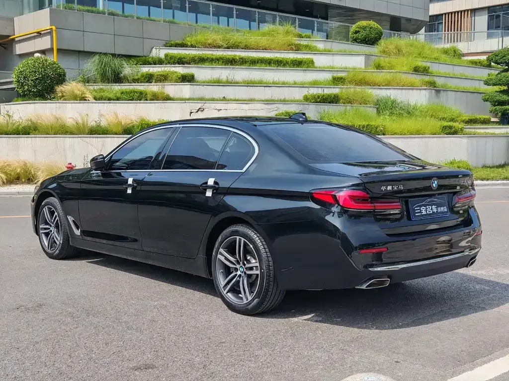 BMW 5 Series — фото 5