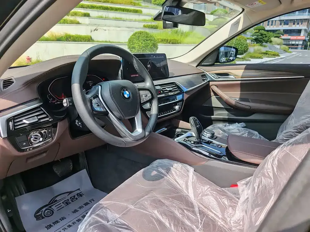 BMW 5 Series — фото 7