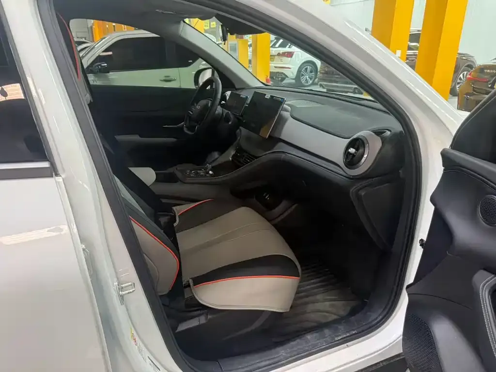 BYD Seal 05 DM-i — фото 6