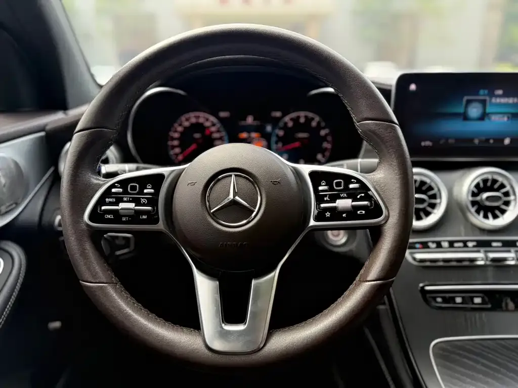 Mercedes-Benz GLC — фото 4
