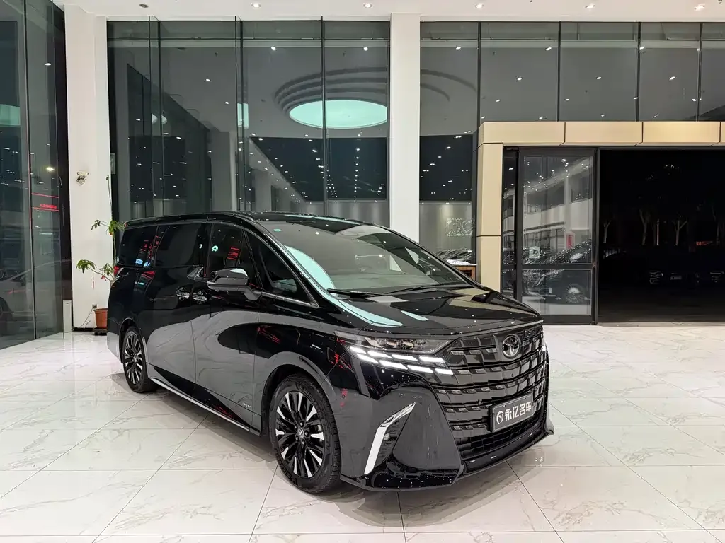 Toyota Alphard — фото 10