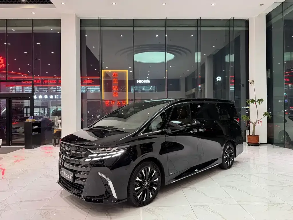 Toyota Alphard — фото 4