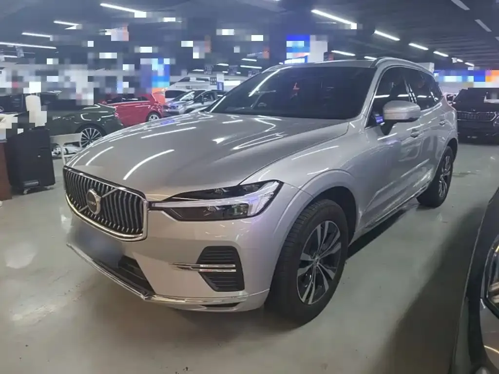 Volvo XC60 — фото 1