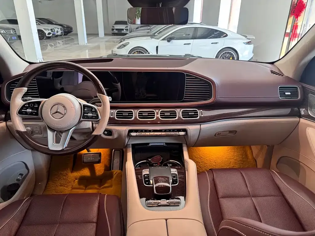 Mercedes-Benz GLS — фото 6