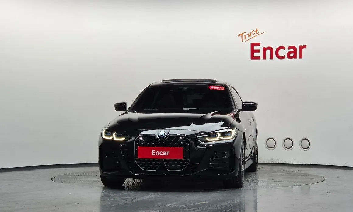 BMW i4 — фото 8