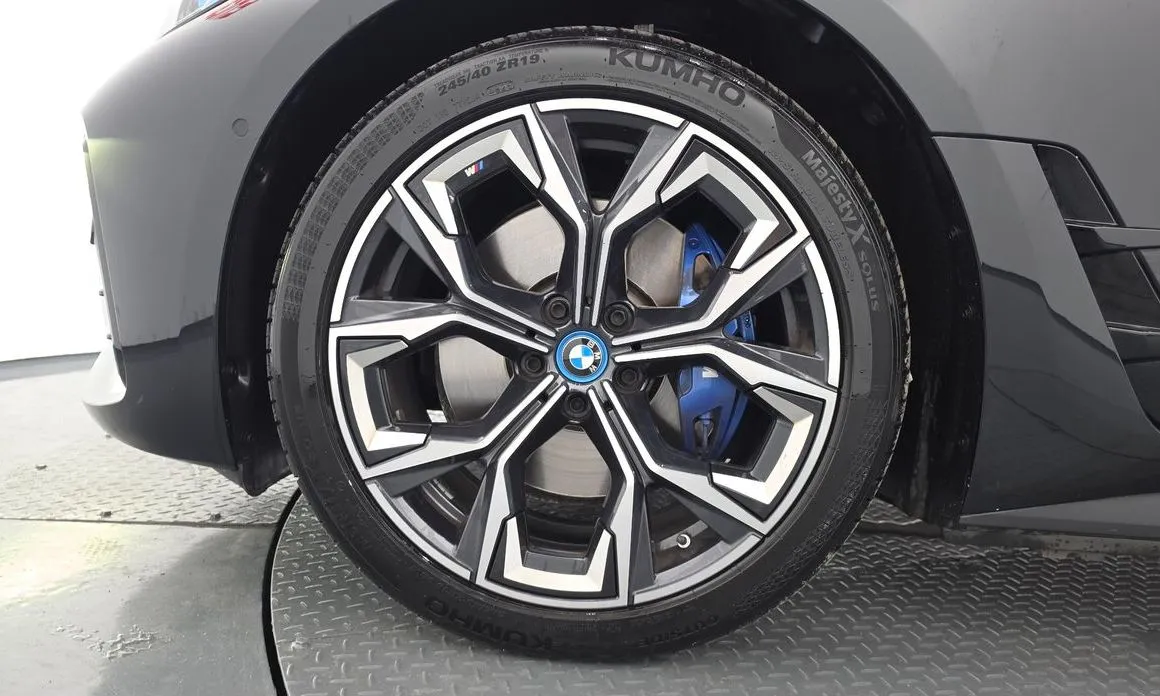 BMW i4 — фото 2