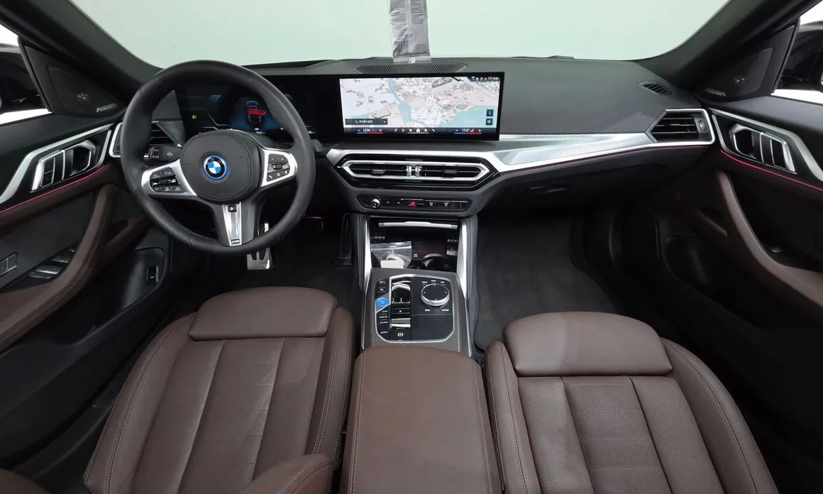 BMW i4 — фото 9