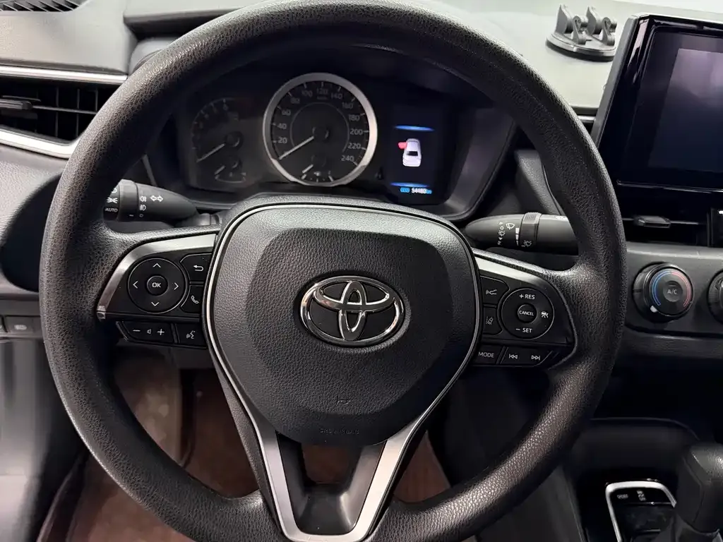 Toyota Corolla — фото 8