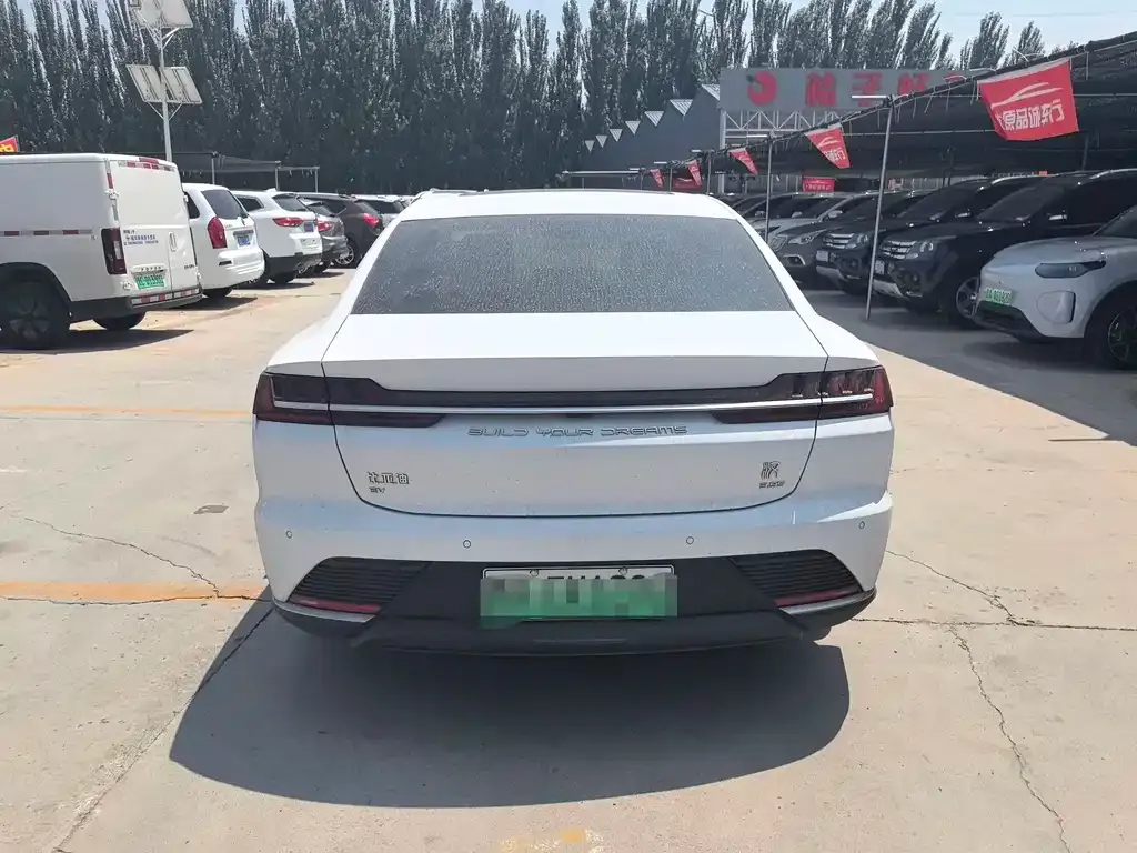BYD Han — фото 10