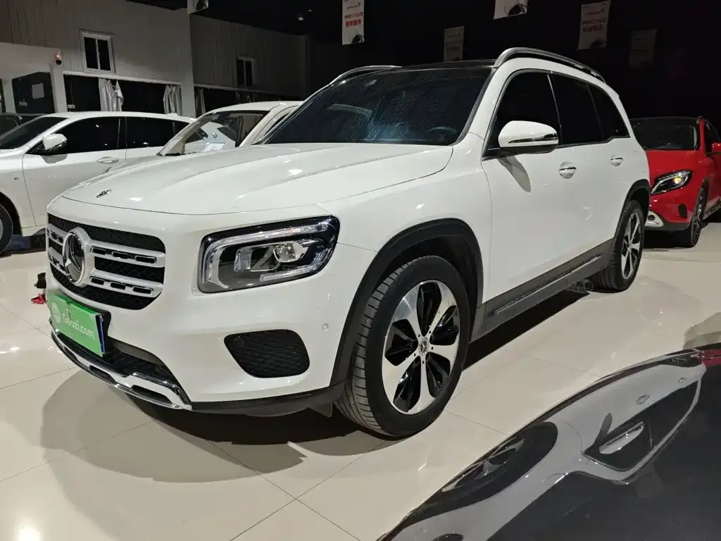 Mercedes-Benz GLB — фото 1