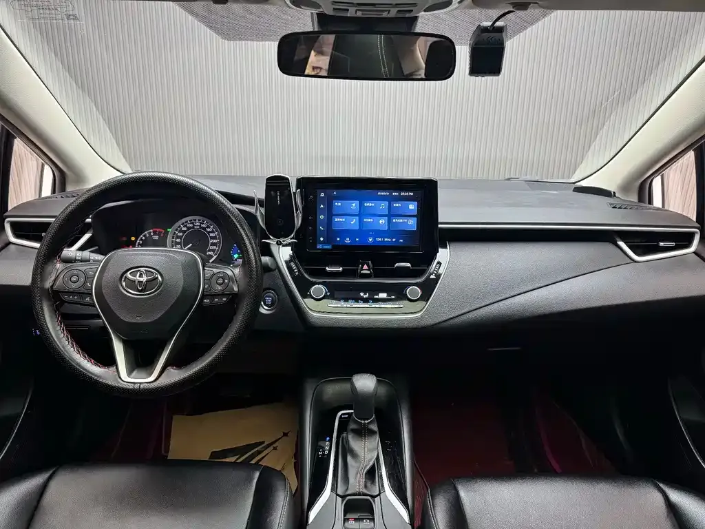 Toyota Corolla — фото 4