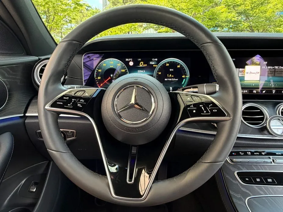 Mercedes-Benz E-Class 2023 из KR, фото 8