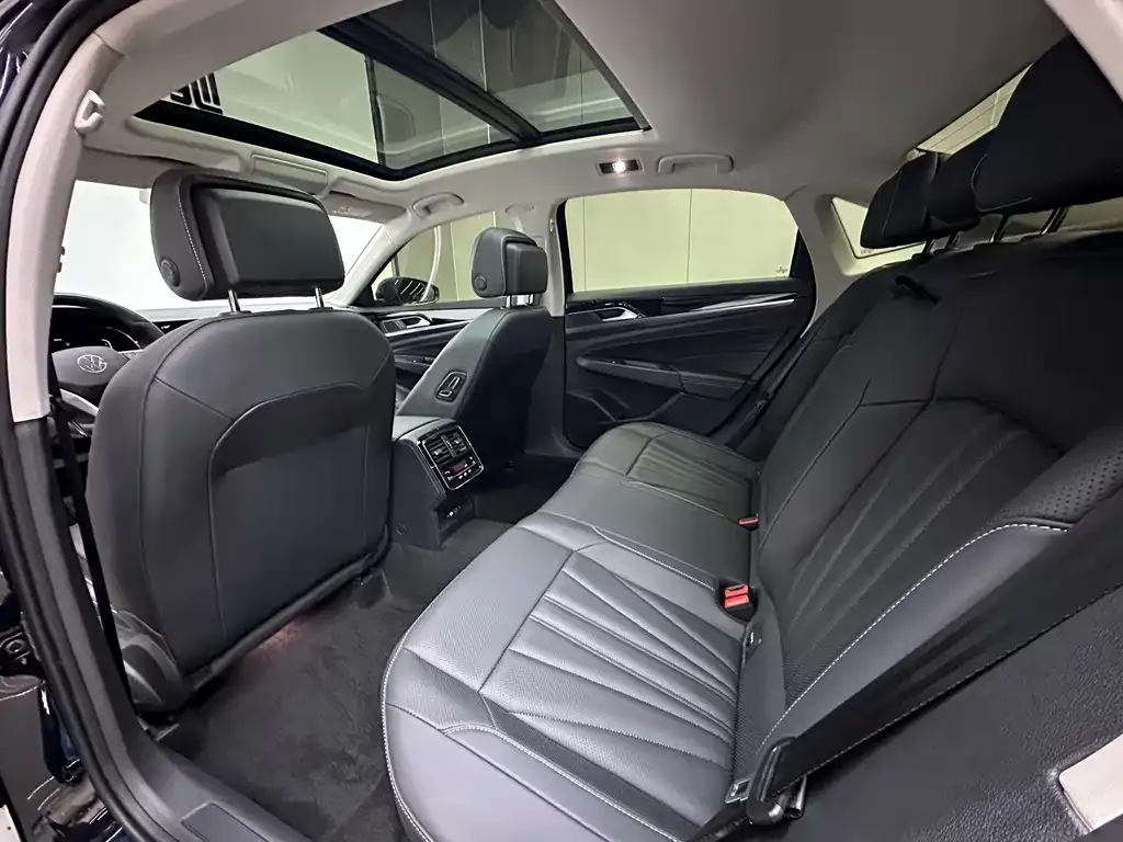 Volkswagen Passat — фото 3