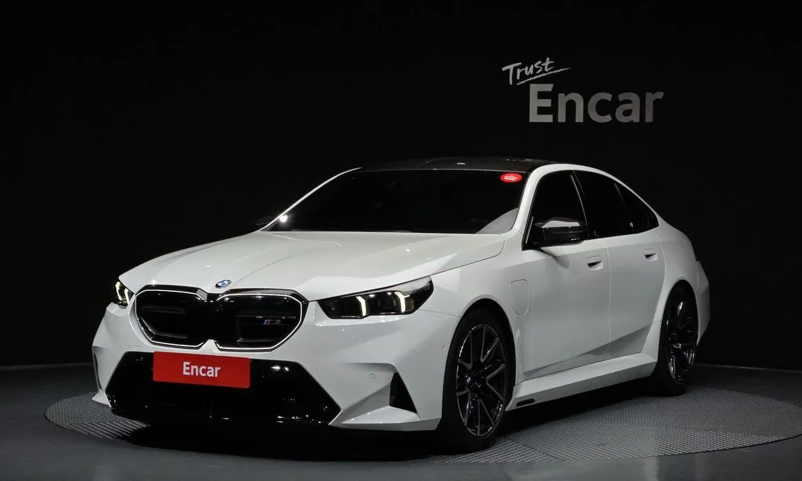 BMW M5 M5 Sedan 1