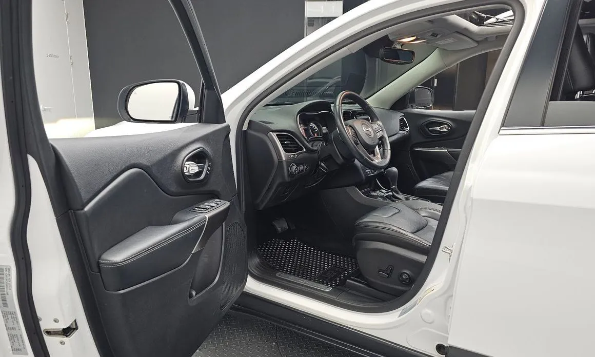 Jeep Cherokee 2021 из KR, фото 8