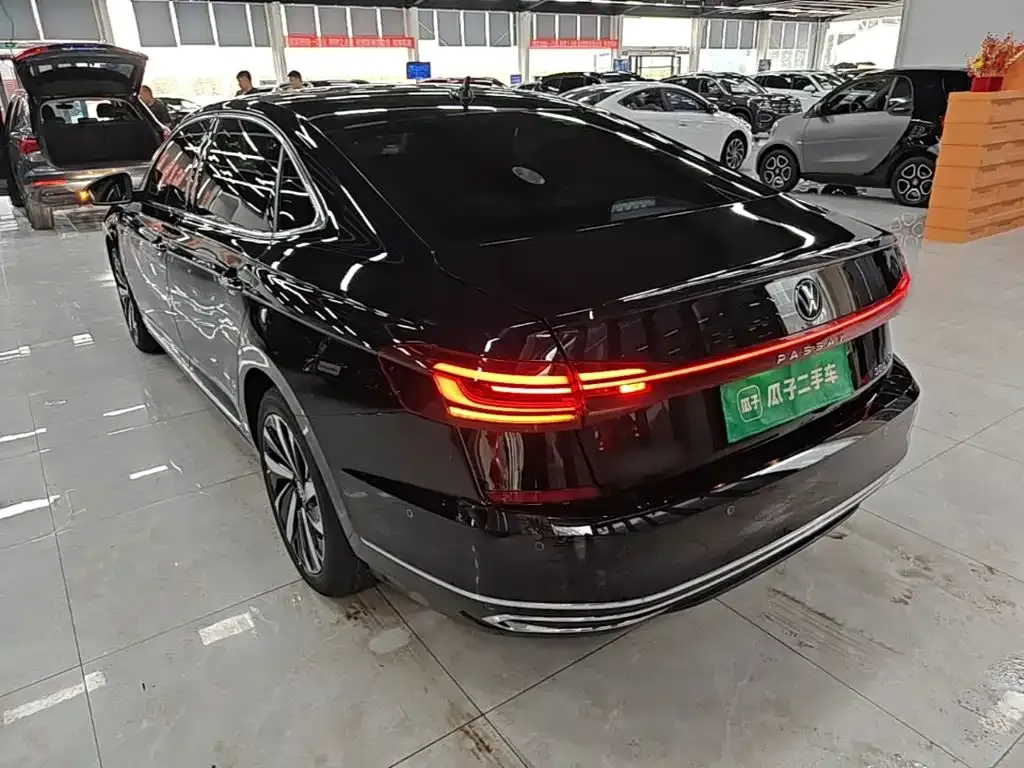 Volkswagen Passat — фото 10