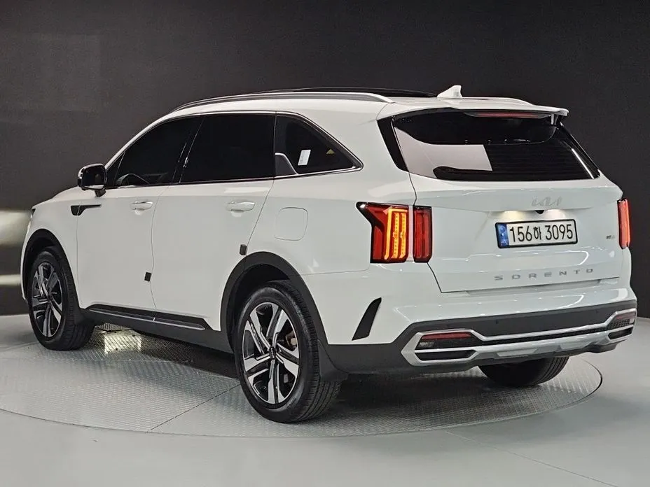 Kia Sorento — фото 8