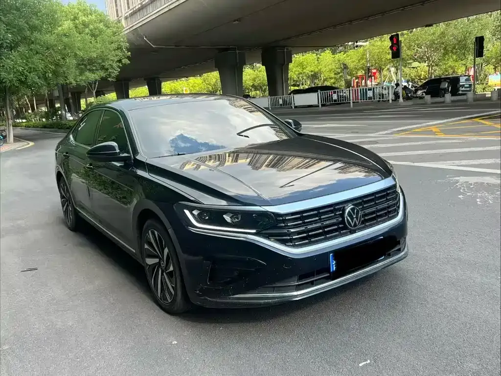 Volkswagen Passat — фото 6