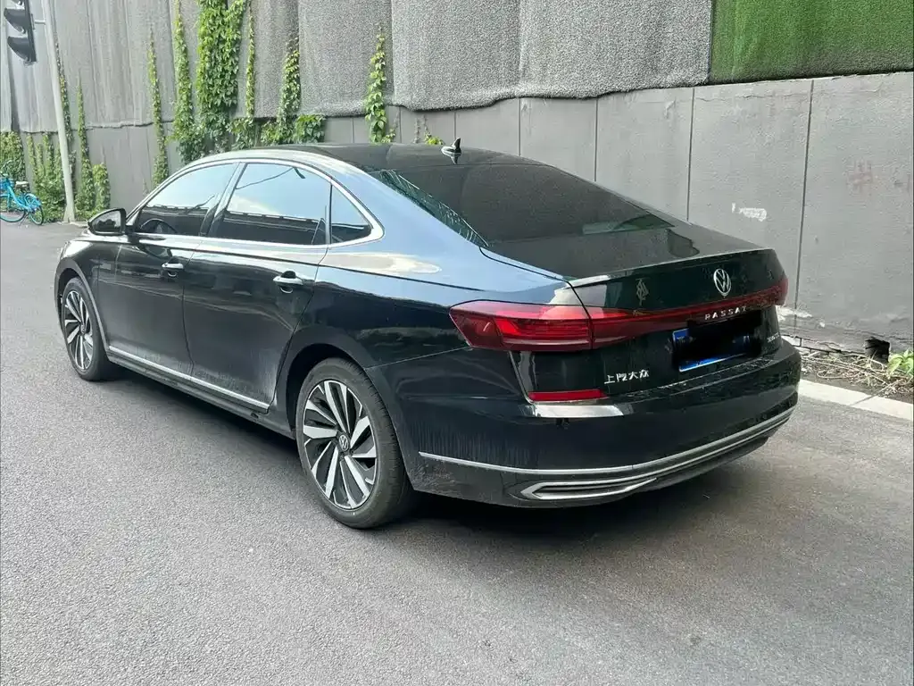 Volkswagen Passat — фото 7