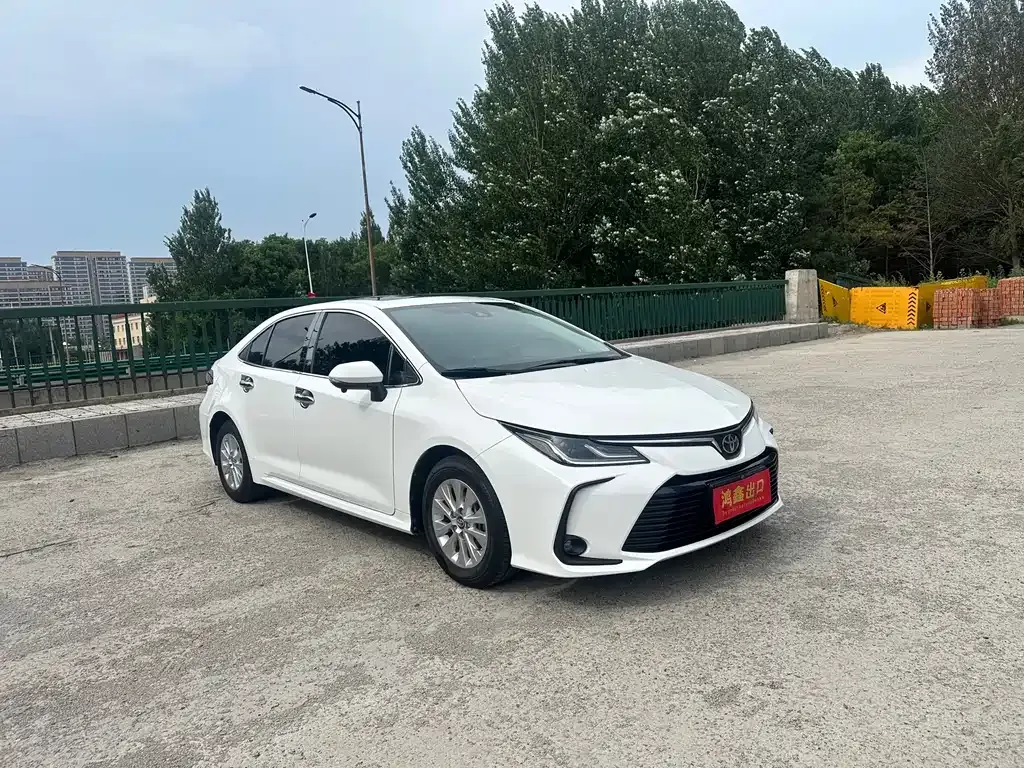 Toyota Corolla — фото 7
