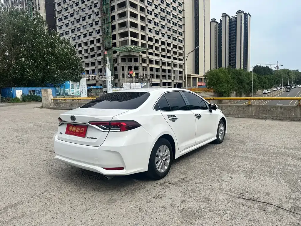 Toyota Corolla — фото 2