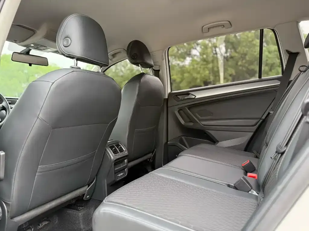 Volkswagen Tiguan L 2021 из CN, фото 2