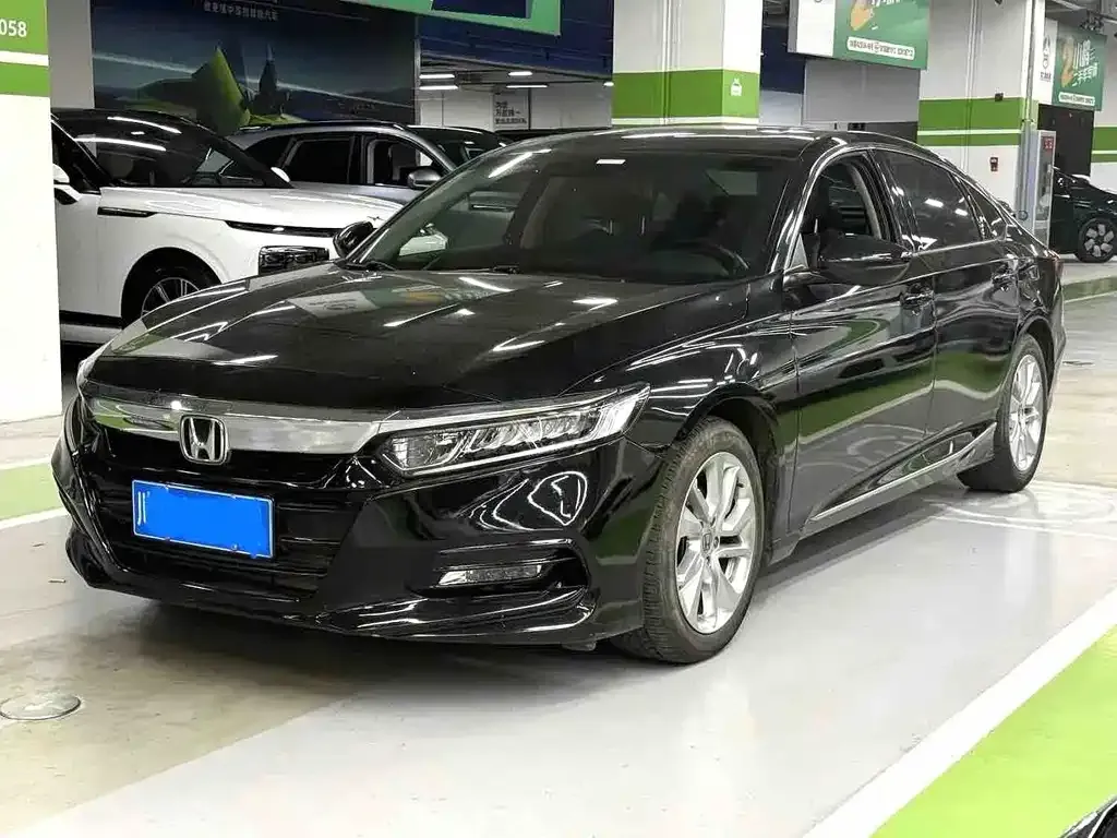 Honda Accord — фото 1