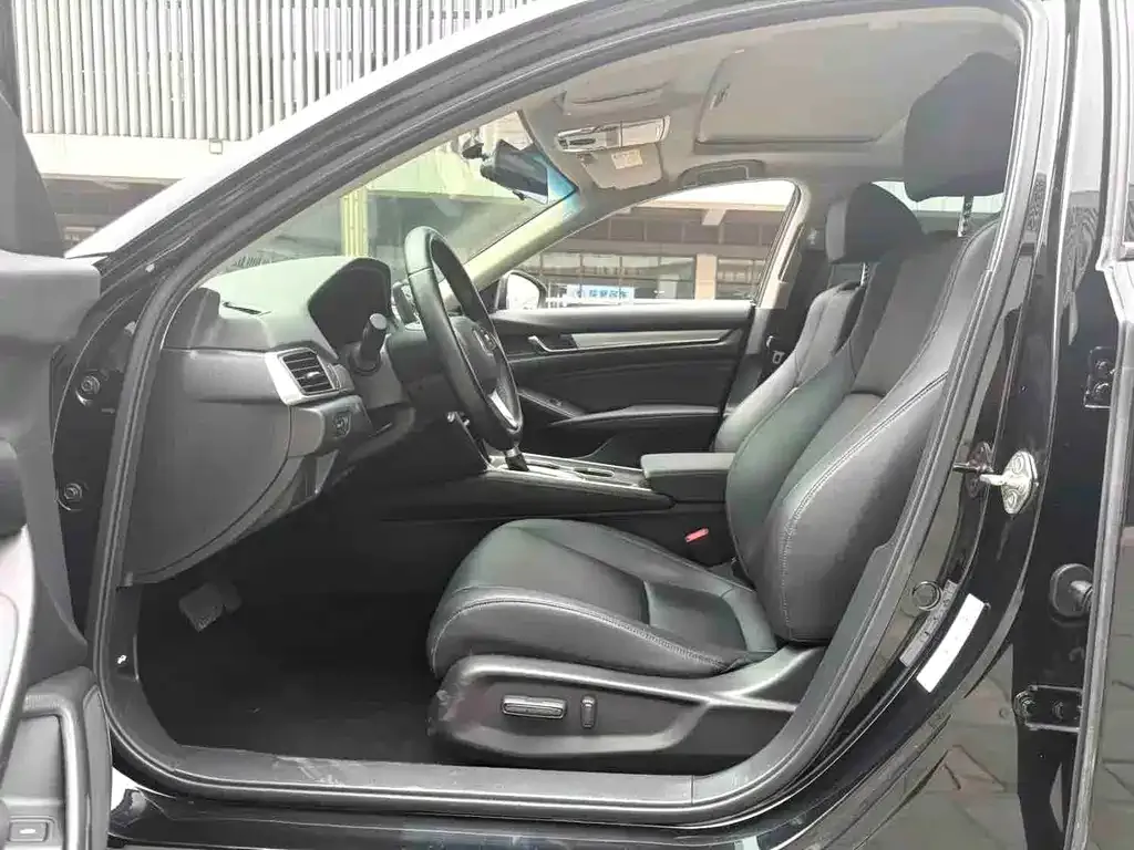 Honda Accord — фото 6