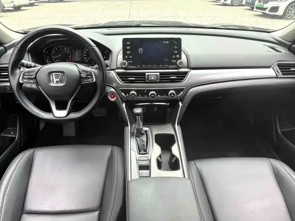 Honda Accord — фото 9