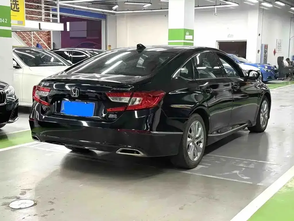 Honda Accord — фото 5
