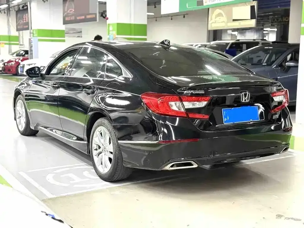 Honda Accord — фото 7