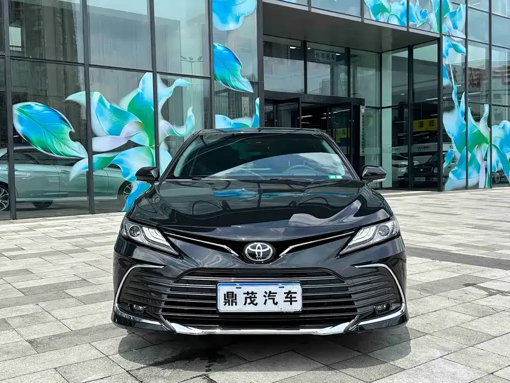 Toyota Camry — фото 10