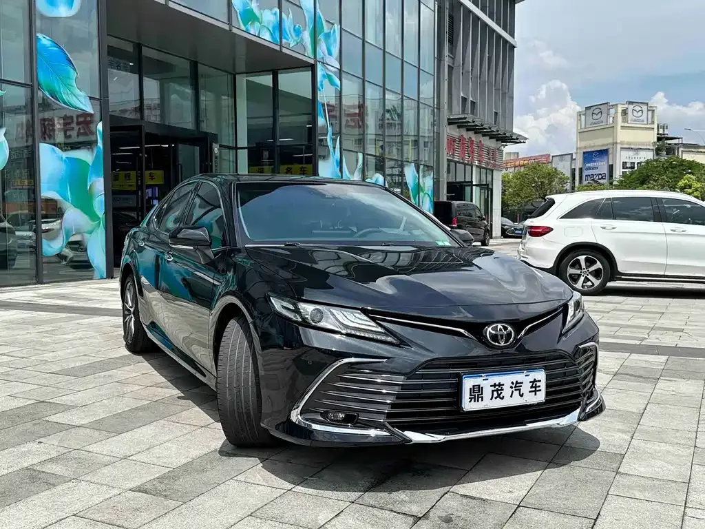 Toyota Camry — фото 5