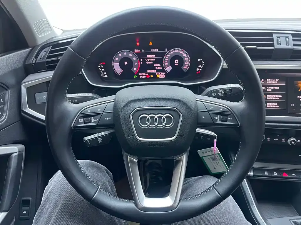 Audi Q3 — фото 9