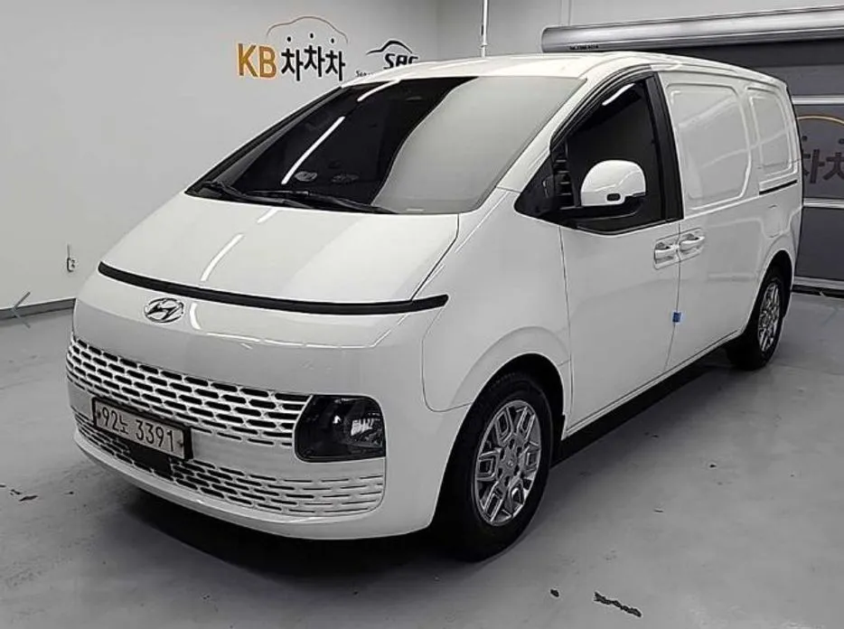 Hyundai Staria — фото 1