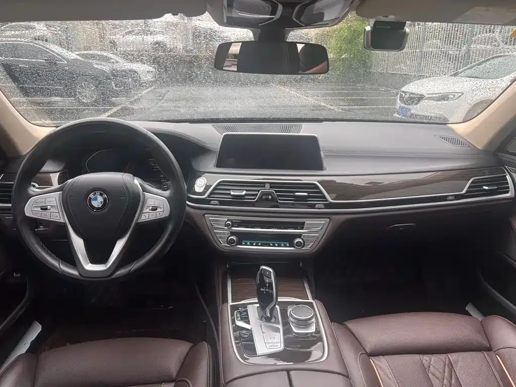 BMW 7 Series 2021 из CN, фото 6