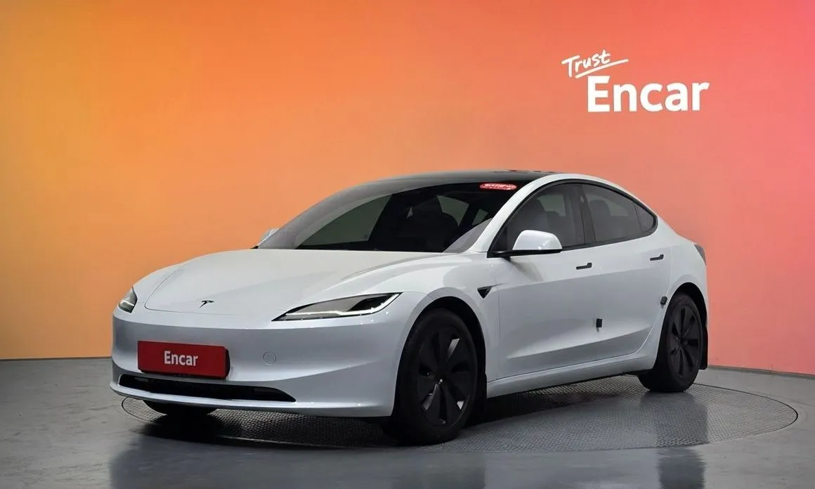 Tesla Model 3 — фото 1