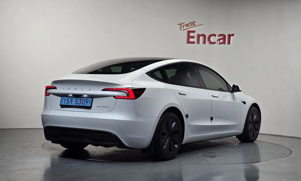 Tesla Model 3 — фото 4