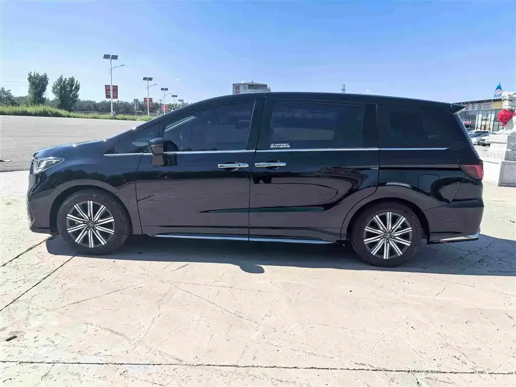 Honda Odyssey — фото 2