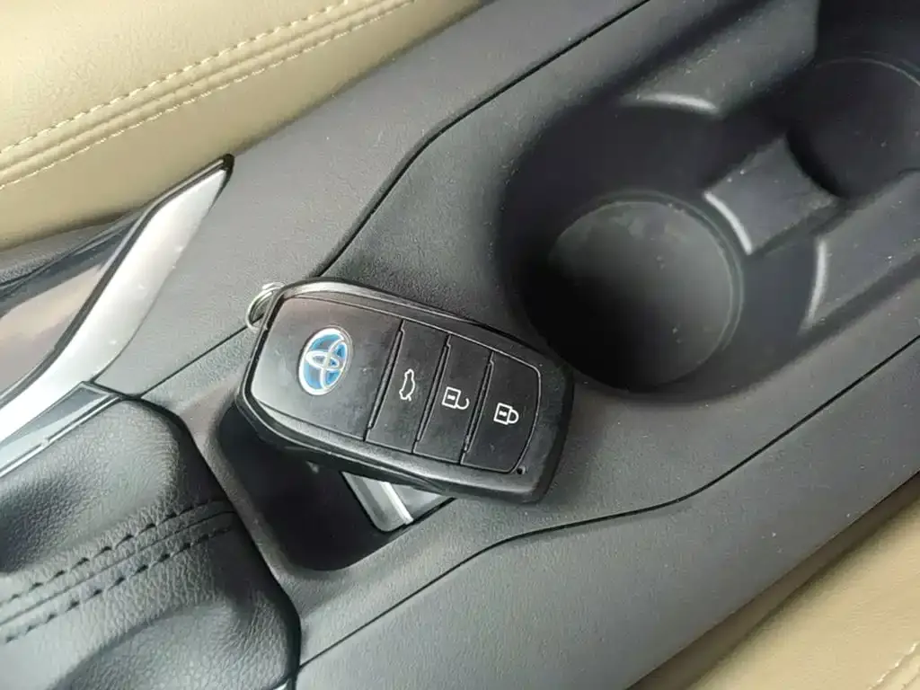 Toyota Corolla 2024 из CN, фото 2