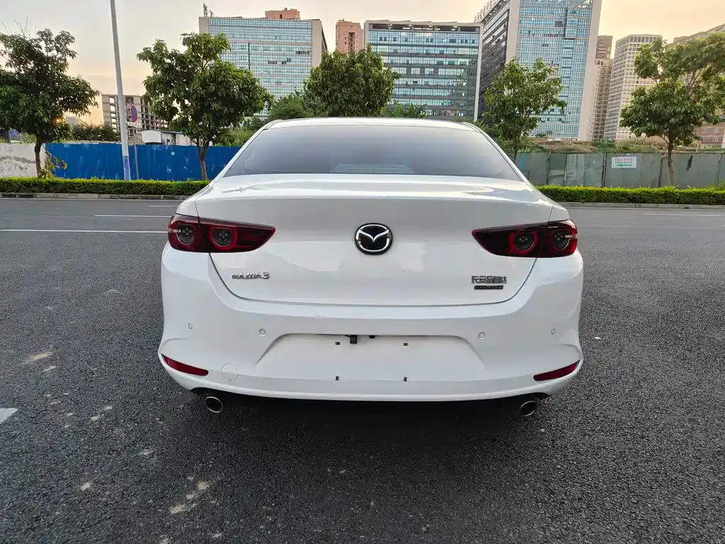 Mazda 3 Axela — фото 4